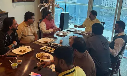 ದುಬೈಯಲ್ಲಿ ಸಂಕಷ್ಟದಲ್ಲಿರುವ ಪ್ರವಾಸಿ ಕನ್ನಡಿಗರ ಸುರಕ್ಷಿತ ವಾಪಸಾತಿ ಕುರಿತು ಡಾ. ರೊನಾಲ್ಡ್ ಕೊಲಾಸೊ ಜೊತೆ ‘ದುಬೈ ಕನ್ನಡ ಕೂಟ’ ಸಭೆ