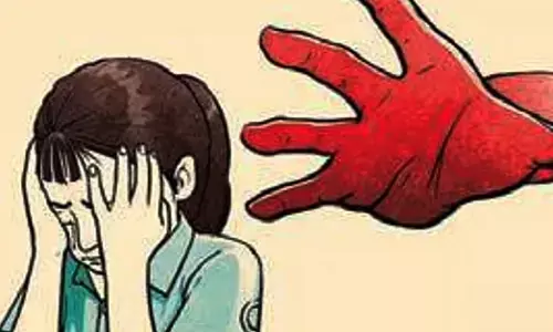 Maharashtra | 15 ವರ್ಷದ ಶಾಲಾ ಬಾಲಕಿಗೆ ಲೈಂಗಿಕ ಕಿರುಕುಳ ನೀಡಿ, ಆಕೆಯಿಂದ ಹಣ ಸುಲಿಗೆ ಮಾಡುತ್ತಿದ್ದ ದುಷ್ಕರ್ಮಿಯ ಬಂಧನ