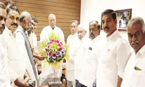 ಒಳಮೀಸಲಾತಿ ಅನುಷ್ಠಾನಕ್ಕಾಗಿ ಮಲ್ಲಿಕಾರ್ಜುನ ಖರ್ಗೆ ಅವರನ್ನು ಭೇಟಿ ಮಾಡಿದ ದಲಿತ ಸಚಿವರ ನಿಯೋಗ