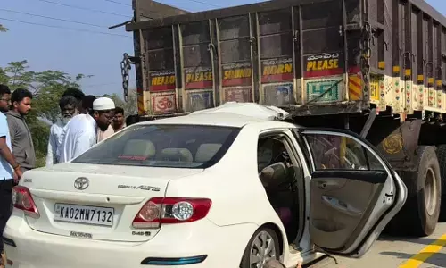 ಆಂಧ್ರಪ್ರದೇಶ : ಕ್ಯಾಂಟರ್ ಲಾರಿಗೆ ಹಿಂಬದಿಯಿಂದ ಕಾರು  ಢಿಕ್ಕಿ; ಒಂದೇ ಕುಟುಂಬದ ಐವರು ಮೃತ್ಯು