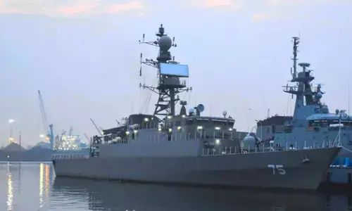 ಇರಾನ್ ಯುದ್ಧನೌಕೆಯನ್ನು ಅಮೆರಿಕ ಮುಳುಗಿಸಿದ್ದು ಭಾರತಕ್ಕೆ ಮುಜುಗರದ ವಿಷಯ: ಮಾಜಿ ಅಧಿಕಾರಿಗಳು, ವಿಶ್ಲೇಷಕರು