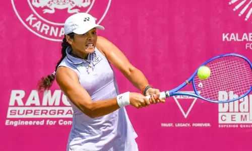 ಕಲಬುರಗಿ ಐಟಿಎಫ್‌ ಮಹಿಳಾ ಟೆನಿಸ್ ಟೂರ್ನಿ : ಕ್ವಾರ್ಟರ್‌ ಫೈನಲ್‌ಗೆ ವೈಷ್ಣವಿ ಅಡ್ಕರ್‌, ಅಂಕಿತಾ ರೈನಾ