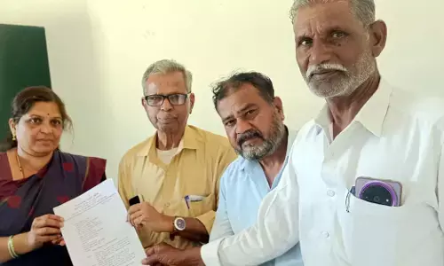 ಬೀದರ್ ಸಹಕಾರ ಸಕ್ಕರೆ ಕಾರ್ಖಾನೆ ಪುನರಾರಂಭ, ರೈತರ ಸಾಲ ಮನ್ನಾ ಮಾಡಲು ಆಗ್ರಹ