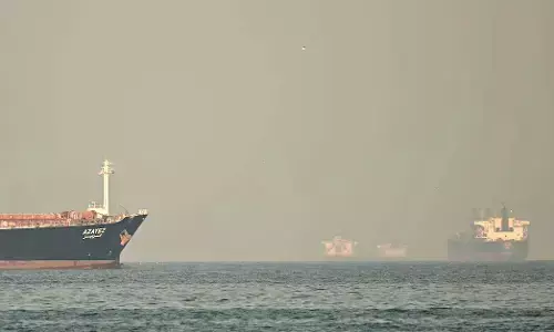 ಹಾರ್ಮುಜ್ ಬಳಿ 1,100 ಭಾರತೀಯ ನಾವಿಕರು ಅತಂತ್ರ ಸ್ಥಿತಿಯಲ್ಲಿ: ವರದಿ