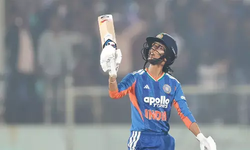 ಏಕೈಕ ಟೆಸ್ಟ್ | ಜೆಮಿಮಾ ರೋಡ್ರಿಗ್ಸ್ ಅರ್ಧಶತಕ : ಭಾರತ ಮಹಿಳಾ ತಂಡದ ವಿರುದ್ಧ ಆಸ್ಟ್ರೇಲಿಯಕ್ಕೆ ಅಲ್ಪ ಮುನ್ನಡೆ