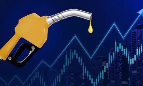 ತೈಲ ಬೆಲೆ ಜಿಗಿತ, ಷೇರು ಮಾರುಕಟ್ಟೆ ಕುಸಿತ | ಅಮೆರಿಕದ ಆರ್ಥಿಕತೆಗೆ ಸವಾಲು: ವರದಿ