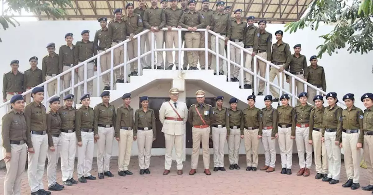 ಮಧ್ಯಪ್ರದೇಶದ ಟ್ರೈನೀ ಪೊಲೀಸರಿಗೆ ‘ದಕ್ಷಿಣಮೂರ್ತಿ ಶ್ಲೋಕ’ದೊಂದಿಗೆ ದಿನ ಆರಂಭಿಸಲು ಸೂಚನೆ ಮಧ್ಯಪ್ರದೇಶದ ಟ್ರೈನೀ ಪೊಲೀಸರಿಗೆ ‘ದಕ್ಷಿಣಮೂರ್ತಿ ಶ್ಲೋಕ’ದೊಂದಿಗೆ ದಿನ ಆರಂಭಿಸಲು ಸೂಚನೆ