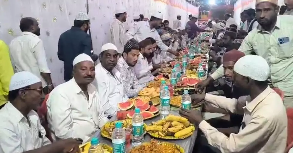 Bidar | ದುಬಲಗುಂಡಿ ಗ್ರಾಮದಲ್ಲಿ ಸೌಹಾರ್ದ ಇಫ್ತಾರ್ ಕೂಟ, ಮಸೀದಿ ದರ್ಶನ ಕಾರ್ಯಕ್ರಮ Bidar | ದುಬಲಗುಂಡಿ ಗ್ರಾಮದಲ್ಲಿ ಸೌಹಾರ್ದ ಇಫ್ತಾರ್ ಕೂಟ, ಮಸೀದಿ ದರ್ಶನ ಕಾರ್ಯಕ್ರಮ