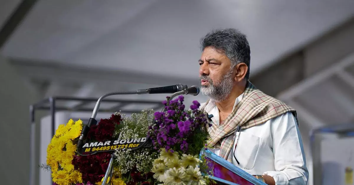 ಬಡವರಿಗೆ 2 ಸಾವಿರ ಮನೆ ಹಂಚಿಕೆ : ಡಿಸಿಎಂ ಡಿ.ಕೆ.ಶಿವಕುಮಾರ್ ಬಡವರಿಗೆ 2 ಸಾವಿರ ಮನೆ ಹಂಚಿಕೆ : ಡಿಸಿಎಂ ಡಿ.ಕೆ.ಶಿವಕುಮಾರ್