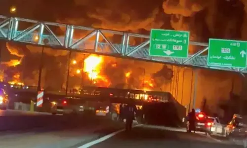 ಟೆಹರಾನ್‌ನಲ್ಲಿ ತೈಲಾಗಾರಗಳ ಮೇಲೆ ಇಸ್ರೇಲ್ ದಾಳಿ