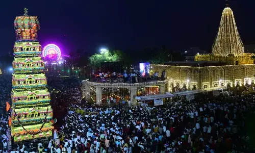 ಕಲಬುರಗಿ | ಶ್ರೀ ಶರಣಬಸವೇಶ್ವರರ ಮಹಾರಥೋತ್ಸವ : ಸಹಸ್ರಾರು ಮಂದಿ ಭಾಗಿ