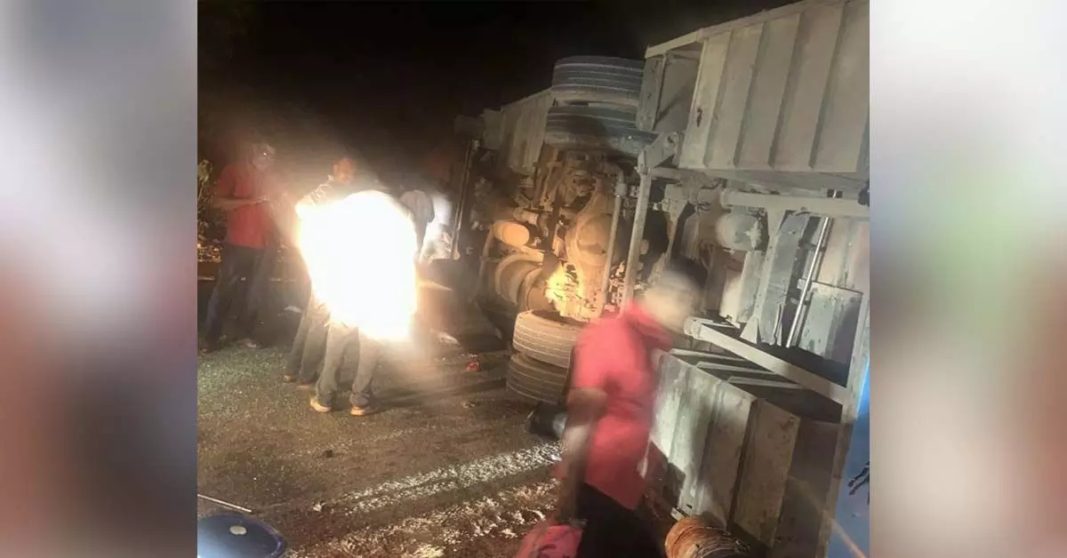 Bhatkal : ಅಲ್ವಂಕಿ ಘಾಟ್ನಲ್ಲಿ ಬಸ್ ಪಲ್ಟಿ; ಐವರಿಗೆ ಗಾಯ Bhatkal : ಅಲ್ವಂಕಿ ಘಾಟ್ನಲ್ಲಿ ಬಸ್ ಪಲ್ಟಿ; ಐವರಿಗೆ ಗಾಯ