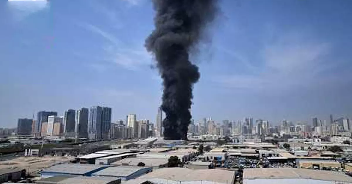 ಇರಾನ್ ದಾಳಿ | 12 ಕ್ಷಿಪಣಿಗಳು, 17 ಡ್ರೋನ್ ಗಳನ್ನು ತಡೆದ ಯುಎಇ ಇರಾನ್ ದಾಳಿ | 12 ಕ್ಷಿಪಣಿಗಳು, 17 ಡ್ರೋನ್ ಗಳನ್ನು ತಡೆದ ಯುಎಇ