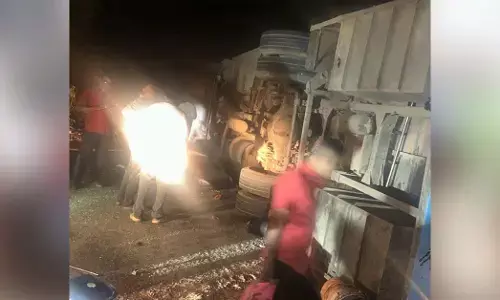 Bhatkal : ಅಲ್ವಂಕಿ ಘಾಟ್‌ನಲ್ಲಿ ಬಸ್ ಪಲ್ಟಿ;  ಐವರಿಗೆ ಗಾಯ