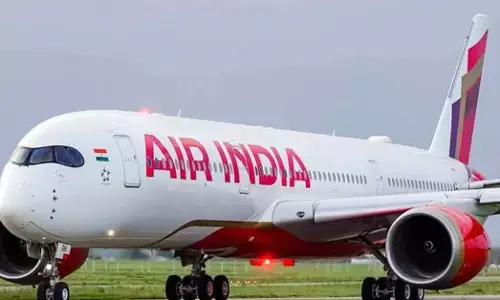 ಪಶ್ಚಿಮ ಏಶ್ಯ ಬಿಕ್ಕಟ್ಟು | ವಿಮಾನ ಪ್ರಯಾಣ ದರಕ್ಕೆ ಸರ್ಚಾರ್ಜ್ ವಿಧಿಸಲು ಏರ್ ಇಂಡಿಯಾ ನಿರ್ಧಾರ