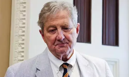 ಇರಾನ್ ಶಾಲೆಯ ದಾಳಿಯಲ್ಲಿ ಅಮೆರಿಕದ ಪಾತ್ರವನ್ನು ಒಪ್ಪಿಕೊಂಡ ರಿಪಬ್ಲಿಕನ್ ಸೆನೆಟರ್