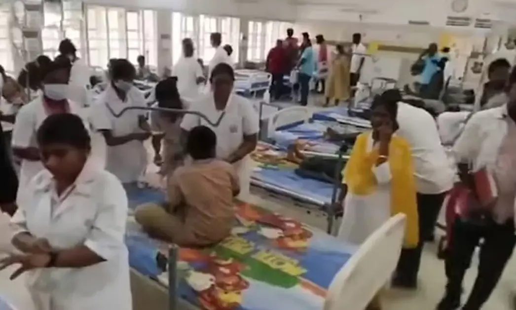 Tamil Nadu | ಮಧ್ಯಾಹ್ನದ ಬಿಸಿಯೂಟದಲ್ಲಿ ಸತ್ತ ಹಲ್ಲಿ ಪತ್ತೆ: 44 ವಿದ್ಯಾರ್ಥಿಗಳು ಆಸ್ಪತ್ರೆಗೆ ದಾಖಲು