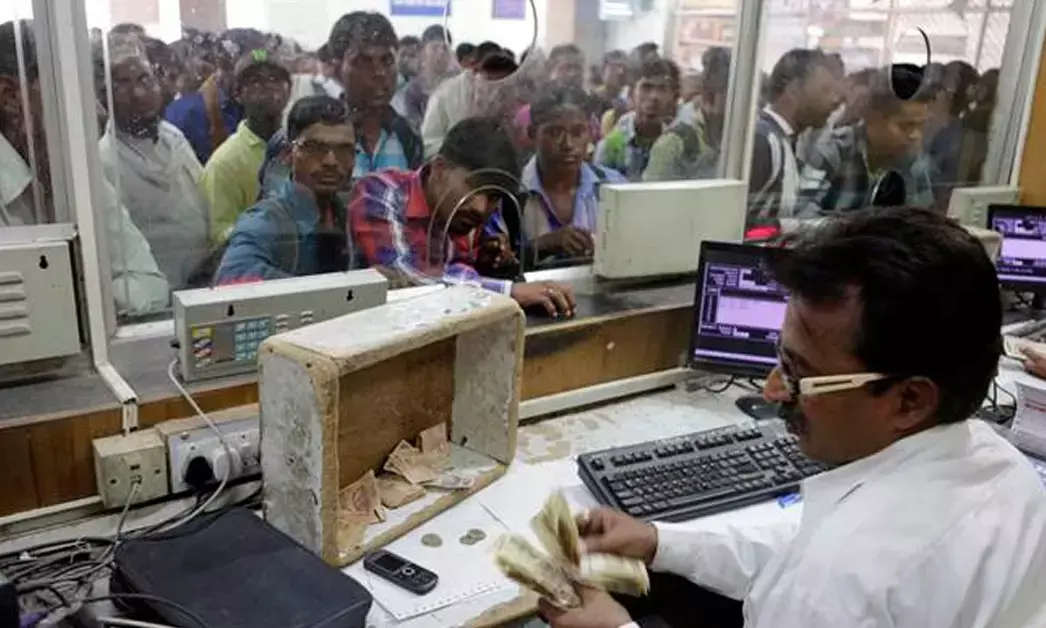 ಕೌಂಟರ್‌ ನಲ್ಲಿ ಟಿಕೆಟ್ ಖರೀದಿಸುವ ಗ್ರಾಹಕರಿಗೂ ರೈಲ್ವೆ ವಿಮೆ ನೀಡಲೇಬೇಕು: ಸುಪ್ರೀಂ ಕೋರ್ಟ್