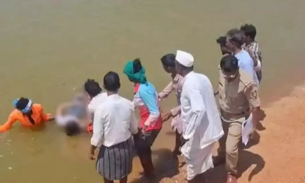 ಕೊಪ್ಪಳ | ಕೌಟುಂಬಿಕ ಕಲಹ : ಇಬ್ಬರು ಮಕ್ಕಳೊಂದಿಗೆ ಕೆರೆಗೆ ಹಾರಿ ಮಹಿಳೆ ಆತ್ಮಹತ್ಯೆ