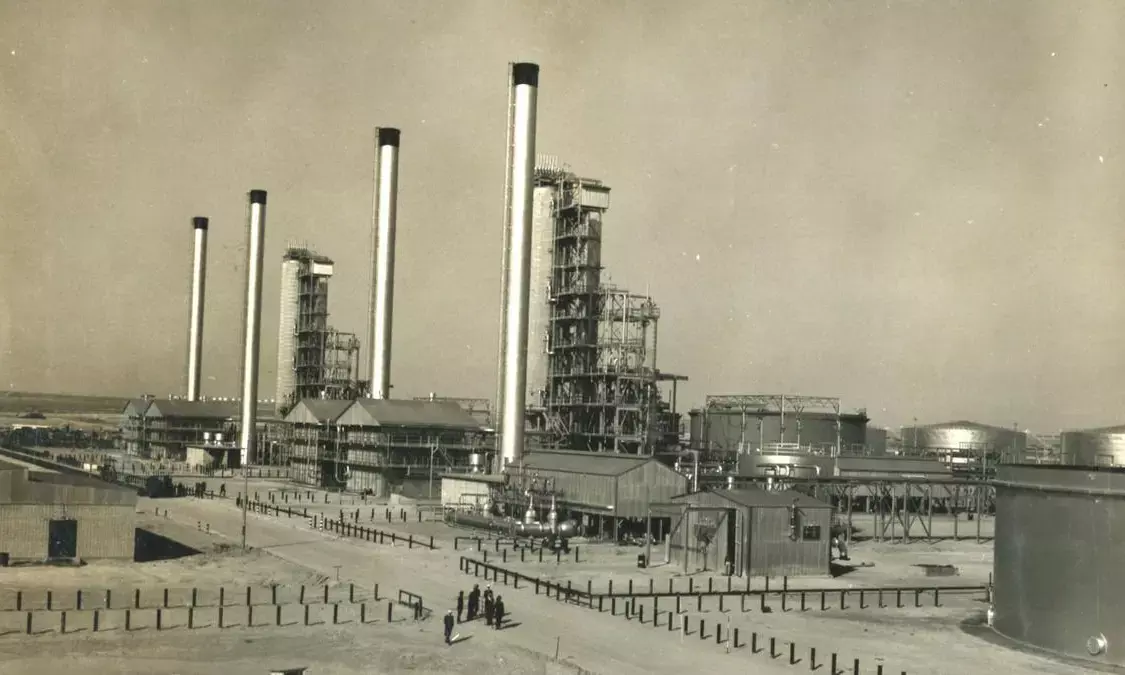 ಕೊಲ್ಲಿ ರಾಷ್ಟ್ರಗಳನ್ನು ಗುರಿಯಾಗಿಸಿಕೊಂಡು ಇರಾನ್ ನಿಂದ  ಕ್ಷಿಪಣಿ, ಡ್ರೋನ್ ದಾಳಿ: ಕುವೈತ್ ತೈಲ ಸಂಸ್ಕರಣಾ ಘಟಕದಲ್ಲಿ ಬೆಂಕಿ