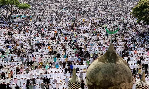 ದೇಶಾದ್ಯಂತ ಸಂಭ್ರಮದ ಈದುಲ್‌ ಫಿತ್ರ್;‌ ಚಿತ್ರಗಳಲ್ಲಿ ನೋಡಿ...