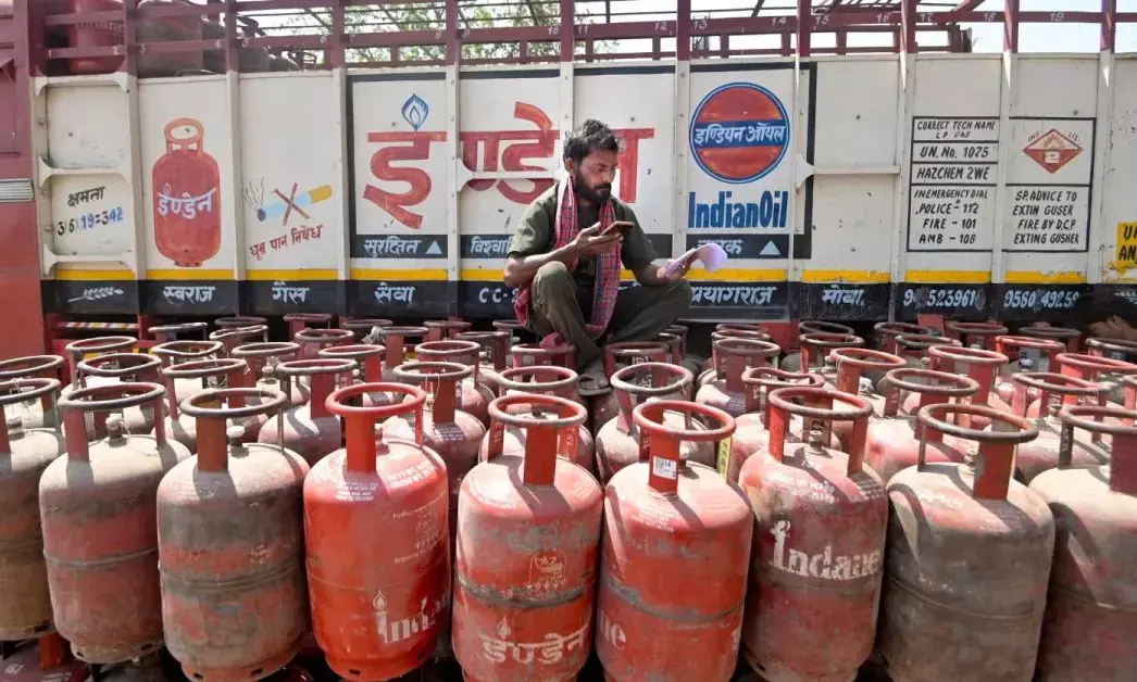 ಸಿಲಿಂಡರ್ ರೀಫಿಲ್ ಬುಕಿಂಗ್ ಅವಧಿ ಹೆಚ್ಚಳವಾಗಿಲ್ಲ: ಪೆಟ್ರೋಲಿಯಮ್ ಮತ್ತು ನೈಸರ್ಗಿಕ ಅನಿಲ ಸಚಿವಾಲಯ