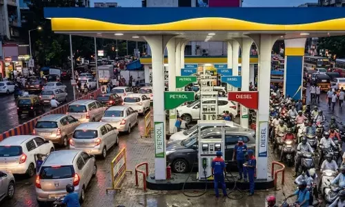 ಪೆಟ್ರೋಲ್-ಡೀಸೆಲ್ ಕೊರತೆ; ವದಂತಿಗಳಿಗೆ ಕಿವಿಗೊಡಬೇಡಿ : ಆಹಾರ-ನಾಗರಿಕ ಪೂರೈಕೆ ಇಲಾಖೆ ಸ್ಪಷ್ಟನೆ