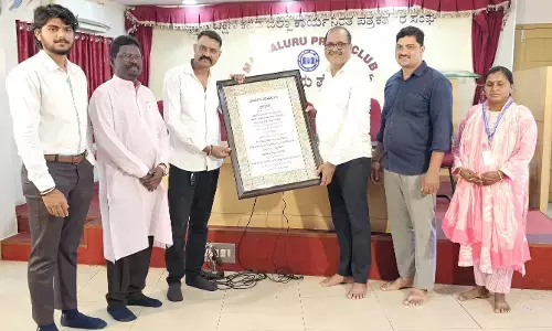 ಮಂಗಳೂರು ಪ್ರೆಸ್ ಕ್ಲಬ್‌ಗೆ ಭಾರತದ ಸಂವಿಧಾನ ಪೀಠಿಕೆಯ ಫಲಕ ಕೊಡುಗೆ