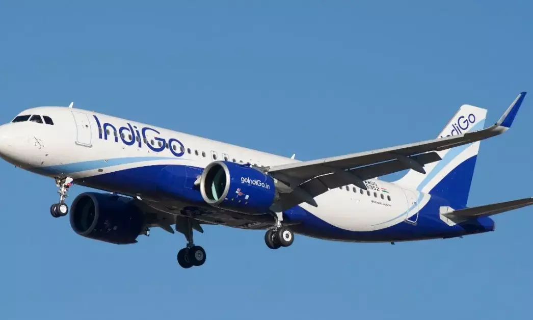 ಇಂಡಿಗೋ ವಿಮಾನದ ತುರ್ತು ದ್ವಾರ ತೆರೆಯಲು ಯತ್ನಿಸಿದ ಪ್ರಯಾಣಿಕ; ಕೇಳಿದರೆ ‘ದೆವ್ವ ಹಿಡಿದಿದೆ’ ಎಂದ!