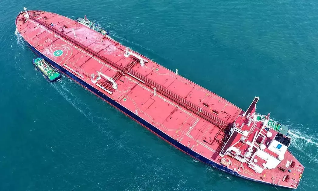 ಶ್ರೀಲಂಕಾಕ್ಕೆ 38,000 ಮೆಟ್ರಿಕ್ ಟನ್ ಪೆಟ್ರೋಲಿಯಂ ರವಾನಿಸಿದ ಭಾರತ!