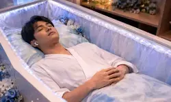 ಮಾನಸಿಕ ಆರೋಗ್ಯದ ರಿಸೆಟ್ಗೆ 30 ನಿಮಿಷದ ಮೌನ!; ಏನಿದು ಶವಪೆಟ್ಟಿಗೆಯಲ್ಲಿ ಮಲಗುವ ಟ್ರೆಂಡ್?