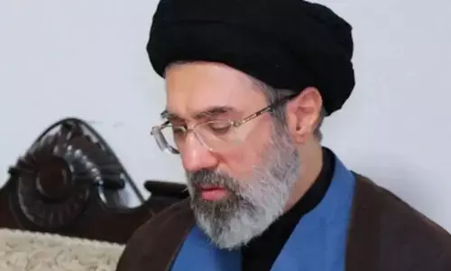 ಹಾರ್ಮುಝ್ ಜಲಸಂಧಿಯ ಮೇಲೆ ಇರಾನ್ ನಿಯಂತ್ರಣ ಹೊಸ ಹಂತಕ್ಕೆ: ಮುಜ್ತಾಬಾ ಖಾಮಿನೈ