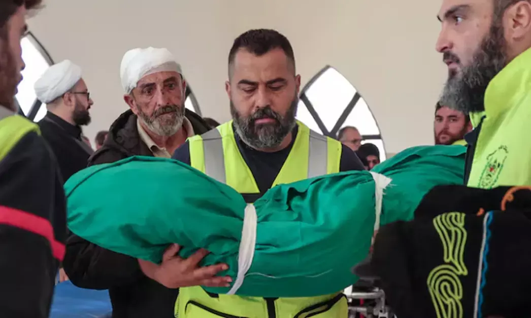 ದಕ್ಷಿಣ ಲೆಬನಾನ್ ಮೇಲೆ ಇಸ್ರೇಲ್ ದಾಳಿ: ತಂದೆಯ ಅಂತ್ಯಕ್ರಿಯೆಯ ವೇಳೆ ಮಗು ಮೃತ್ಯು