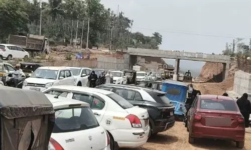 ಗಂಜಿಮಠದಲ್ಲಿ ಟ್ರಾಫಿಕ್ ಜಾಮ್: ರಾಯಲ್ ಪ್ಯಾಲೇಸ್, ಒಂಡೆಲಾ ಹಾಲ್ ಮಾಲಕರು, ಆಯೋಜಕರ ವಿರುದ್ಧ ಎಫ್‌ಐಆರ್‌