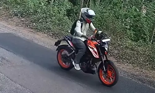 ವಿಟ್ಲ: ಮಗುವಿನ ಕುತ್ತಿಗೆಯಲ್ಲಿದ್ದ ಚಿನ್ನದ ಸರ ಕಸಿದು ಪರಾರಿಯಾದ ಬೈಕ್‌ ಸವಾರ