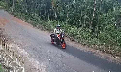 ವಿಟ್ಲ | ಮಗುವಿನ ಚಿನ್ನದ ಸರ ಕಳವು ಪ್ರಕರಣ: ಸಾಮಾಜಿಕ ಜಾಲತಾಣಗಳಲ್ಲಿ ವೈರಲ್‌ ಆದ ಫೋಟೋ ಬಗ್ಗೆ ಪೊಲೀಸರ ಸ್ಪಷ್ಟನೆ