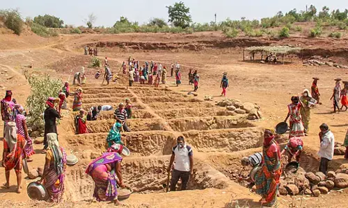 ಗುಜರಾತ್| ತಿಂಗಳುಗಳಿಂದಲೂ ಮನರೇಗಾ ಕೂಲಿ ಬಾಕಿ; ಕಾರ್ಮಿಕರಿಂದ ತೀವ್ರ ಆಕ್ರೋಶ