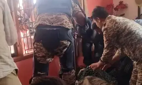 ಮೈಸೂರಿನ ಮನೆಯೊಳಗೆ ಬಂದ ಚಿರತೆ: ಎರಡು ಗಂಟೆಗಳ ಕಾಲ ಮಂಚದ ಕೆಳಗಿದ್ದ ಚಿರತೆ ಸೆರೆ