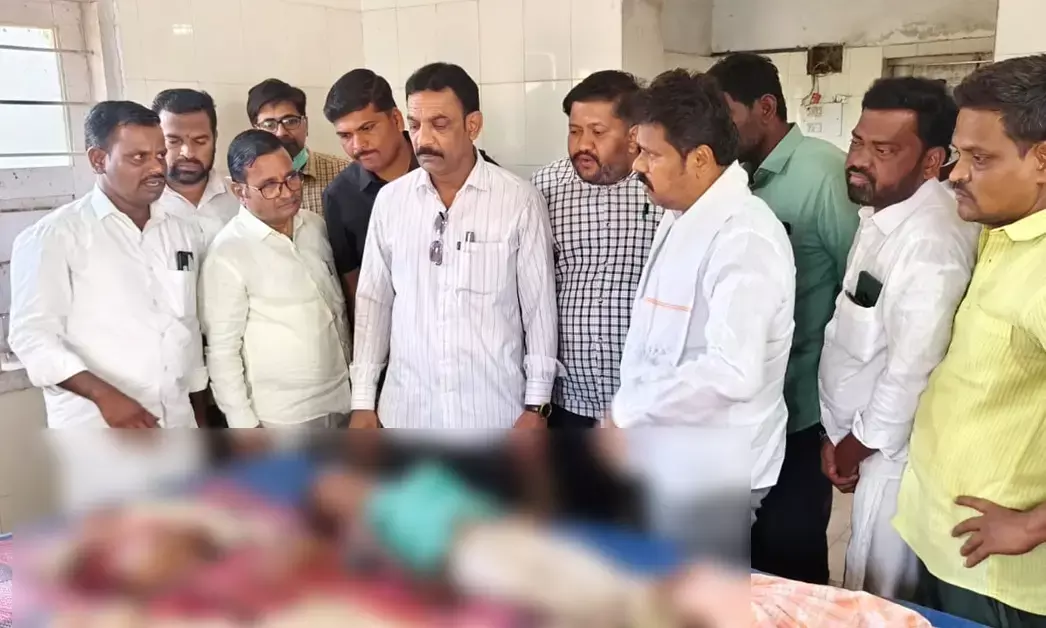 ಮಾನ್ವಿ | ಸಮುದಾಯ ಭವನದ ನಾಮಫಲಕ ಬಿದ್ದು ಇಬ್ಬರು ಮಕ್ಕಳು ಮೃತ್ಯು