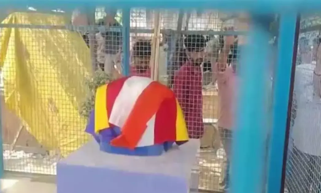 Uttar Pradesh | ಘಾಝಿಯಾಬಾದ್ ನಲ್ಲಿ ಅಂಬೇಡ್ಕರ್ ಪ್ರತಿಮೆ ಭಗ್ನ: ಮುಖ್ಯ ಹೆದ್ದಾರಿ ಬಂದ್ ಮಾಡಿ ಪ್ರತಿಭಟನೆ