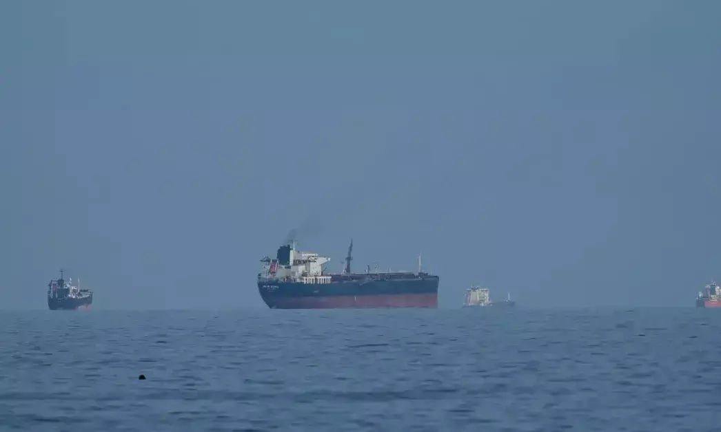 ಹಾರ್ಮುಝ್ ಮೇಲೆ ನಿಯಂತ್ರಣ ಬಿಗಿಗೊಳಿಸಿದ IRGC; ಜಲಸಂಧಿಗೆ ಪ್ರವೇಶಿಸುವ ಹಡಗುಗಳಿಗೆ ದಾಳಿ ಎಚ್ಚರಿಕೆ