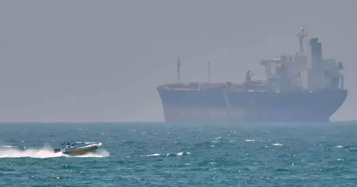 ಅಮೆರಿಕದ ಹಡಗು ವಶಪಡಿಸಿಕೊಂಡಿದ್ದನ್ನು ಕಡಲ್ಗಳ್ಳತನ ಎಂದು ಕರೆದ ಇರಾನ್: ಹಾರ್ಮುಝ್ ಜಲಸಂಧಿಯಲ್ಲಿ ಏನಾಗ್ತಿದೆ?