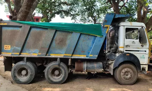 ಅಧಿಕ ಭಾರದೊಂದಿಗೆ ಮರಳು ಸಾಗಾಟ: 13 ವಾಹನಗಳು ವಶ