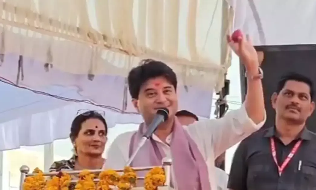 ತೀವ್ರ ಬೇಸಿಗೆಯ ಶಾಖದಿಂದ ಪಾರಾಗಲು ಜೇಬಿನಲ್ಲಿ ಈರುಳ್ಳಿಯನ್ನು ಇಟ್ಟುಕೊಳ್ಳಿ: ಕೇಂದ್ರ ಸಚಿವ ಜ್ಯೋತಿರಾದಿತ್ಯ ಸಿಂಧಿಯಾ ಸಲಹೆ!