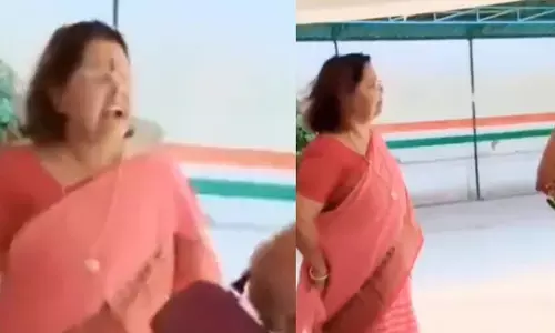 Uttar Pradesh | ನೋಟ್ ಬುಕ್, ಶುಲ್ಕದ ಕುರಿತು ಪೋಷಕರೊಂದಿಗೆ ಶಾಲಾ ಪ್ರಾಂಶುಪಾಲರ ವಾಗ್ವಾದ; ವಿಡಿಯೊ ವೈರಲ್