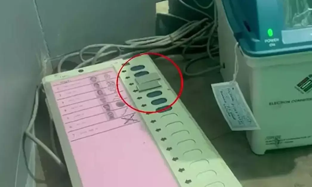 ಪಶ್ಚಿಮ ಬಂಗಾಳ ಚುನಾವಣೆ| EVM ಮೇಲಿನ ಬಿಜೆಪಿ ಬಟನ್‌ಗೆ ಟೇಪ್ ಹಾಕಿದ ಟಿಎಂಸಿ: ಬಿಜೆಪಿ ಆರೋಪ