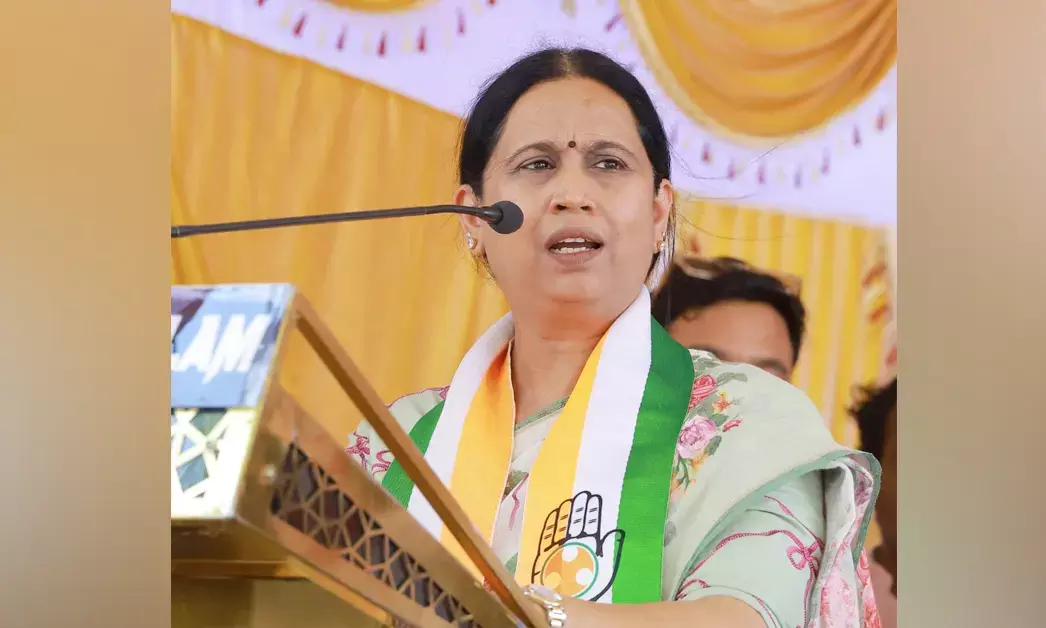 ಸಿಲಿಂಡರ್ ಬೆಲೆ ಏರಿಕೆ : ಕೇಂದ್ರದ ವಿರುದ್ಧ ಸಚಿವೆ ಲಕ್ಷ್ಮೀ ಹೆಬ್ಬಾಳ್ಕರ್ ಆಕ್ರೋಶ