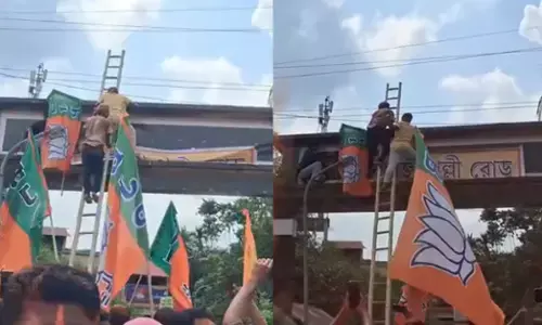 ಬಂಗಾಳದಲ್ಲಿ ಚುನಾವಣೋತ್ತರ ಹಿಂಸಾಚಾರ: ಟಿಎಂಸಿ ಕಚೇರಿ ಕೆಡವಿದ ಬುಲ್ಡೋಝರ್‌, ಬಿರಿಯಾನಿ ಅಂಗಡಿ ಸ್ಥಳಾಂತರಕ್ಕೆ ಆದೇಶ, ರಸ್ತೆ ಮರುನಾಮಕರಣ