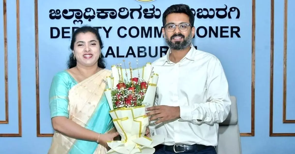 ಕಲಬುರಗಿ ನೂತನ ಜಿಲ್ಲಾಧಿಕಾರಿಯಾಗಿ ಮುಹಮ್ಮದ್ ಇಕ್ರಾಮುಲ್ಲಾ ಶರೀಫ್ ಅಧಿಕಾರ ಸ್ವೀಕಾರ ಕಲಬುರಗಿ ನೂತನ ಜಿಲ್ಲಾಧಿಕಾರಿಯಾಗಿ ಮುಹಮ್ಮದ್ ಇಕ್ರಾಮುಲ್ಲಾ ಶರೀಫ್ ಅಧಿಕಾರ ಸ್ವೀಕಾರ