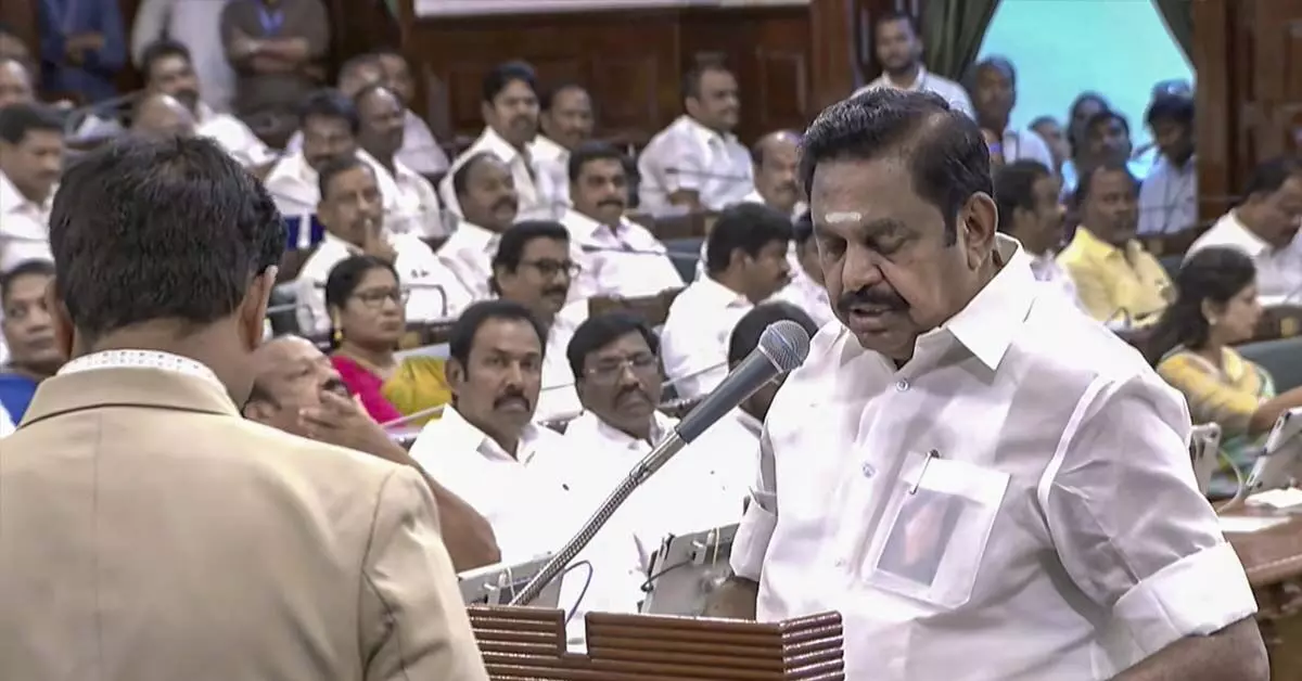 ವಿಜಯ್ ಪರ ಮತ ಚಲಾಯಿಸಲು ನಮ್ಮ ಶಾಸಕರಿಗೆ ಹಣದ ಆಮಿಷವೊಡ್ಡಲಾಗಿದೆ: ಪಳನಿಸ್ವಾಮಿ ಗಂಭೀರ ಆರೋಪ ವಿಜಯ್ ಪರ ಮತ ಚಲಾಯಿಸಲು ನಮ್ಮ ಶಾಸಕರಿಗೆ ಹಣದ ಆಮಿಷವೊಡ್ಡಲಾಗಿದೆ: ಪಳನಿಸ್ವಾಮಿ ಗಂಭೀರ ಆರೋಪ